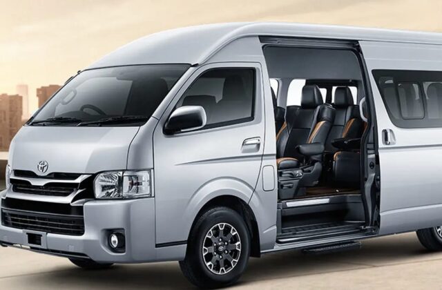 Toyota Hiace 10 Seater